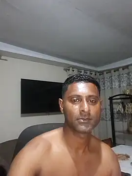 Snapshot of kingVibeX chatting on 10.11.25 kingVibeX online show from 10.11.25