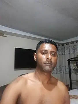 Snapshot of kingVibeX chatting on 10.12.25 kingVibeX online show from 10.12.25