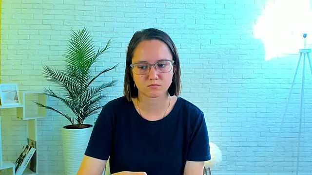 ToriSeagren online show from 09.22.25