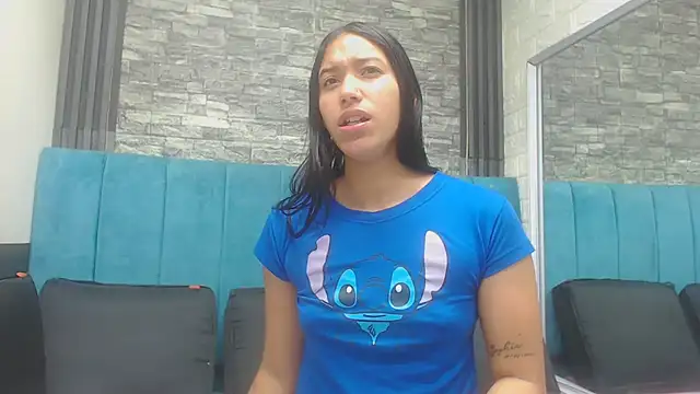 Snapshot of Lil_Rose2006 chatting on 11.03.25 Lil Rose2006 online show from 11.03.25