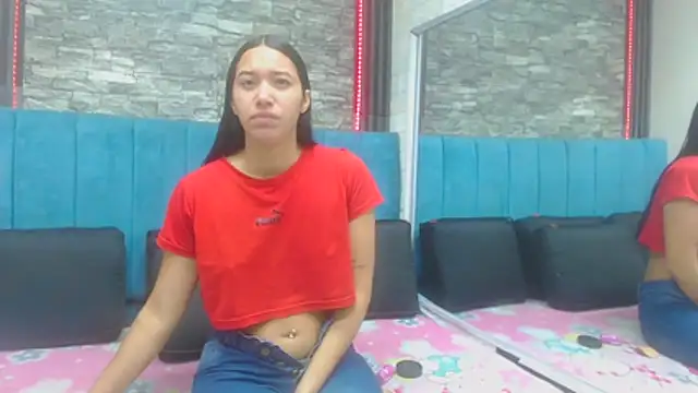 Snapshot of Lil_Rose2006 chatting on 11.08.25 Lil Rose2006 online show from 11.08.25