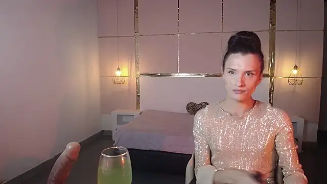 IsabelFernandez online show from 10.15.25