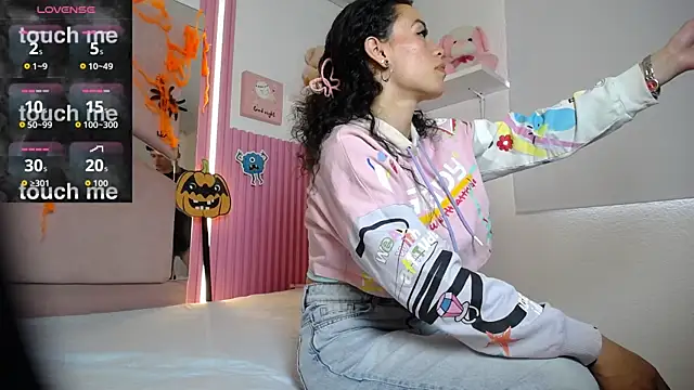 Snapshot of oblivionlove chatting on 10.21.25 oblivionlove online show from 10.21.25