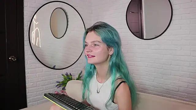 Snapshot of Lika_Sky chatting on 09.28.25 Lika Sky online show from 09.28.25