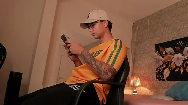 mike wills3 online show from 10.04.25