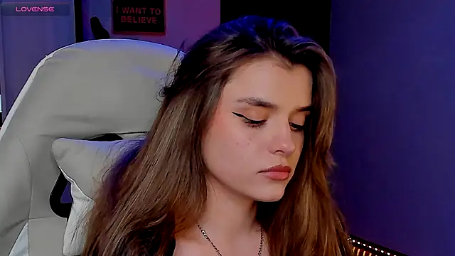 Snapshot of CharmingVixen chatting on 10.11.25 CharmingVixen online show from 10.11.25