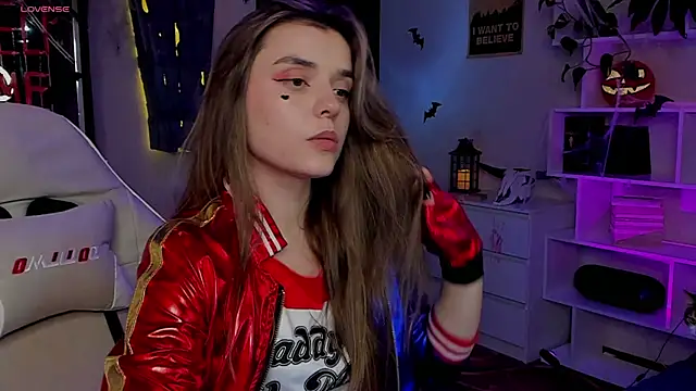 Snapshot of CharmingVixen chatting on 10.29.25 CharmingVixen online show from 10.29.25