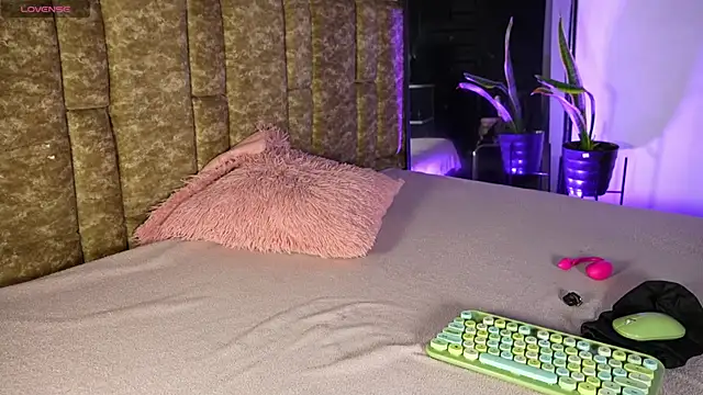 Missdionne curly online show from 04.13.26