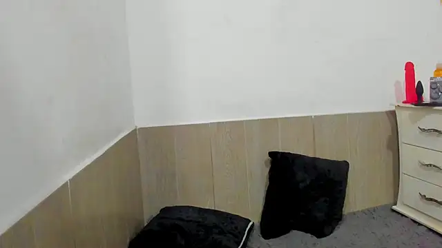 Snapshot of Amun_obsidian chatting on 10.23.25 Amun obsidian online show from 10.23.25