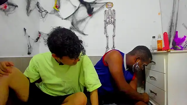 Snapshot of Amun_obsidian chatting on 10.25.25 Amun obsidian online show from 10.25.25