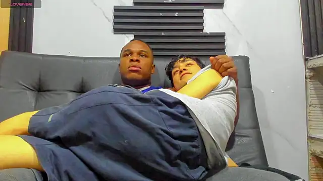 Snapshot of Amun_obsidian chatting on 11.04.25 Amun obsidian online show from 11.04.25