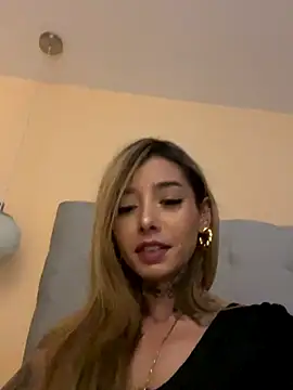 MoniUribe online show from 09.30.25