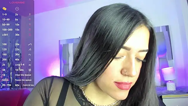 Snapshot of IsaDiiaz chatting on 10.05.25 IsaDiiaz online show from 10.05.25