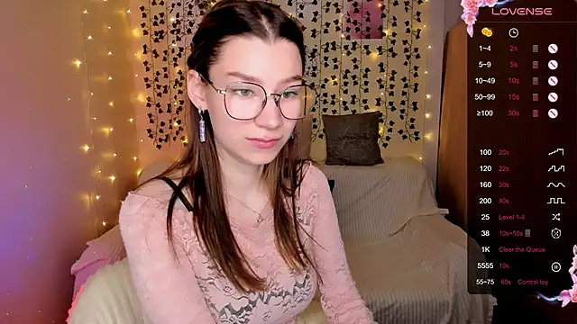 LinaBlossom  online show from 11.24.25