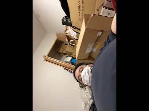 Snapshot of mino_bitter chatting on 10.20.25 mino bitter online show from 10.20.25