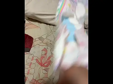 Snapshot of mino_bitter chatting on 10.24.25 mino bitter online show from 10.24.25