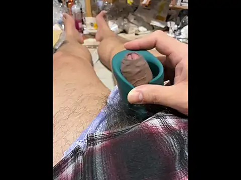 Snapshot of mino_bitter chatting on 10.27.25 mino bitter online show from 10.27.25