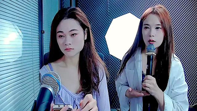 Snapshot of YY-27 chatting on 09.24.25 YY-27 online show from 09.24.25