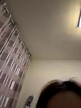 Snapshot of YY-27 chatting on 10.25.25 YY-27 online show from 10.25.25