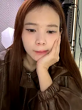 Snapshot of YY-27 chatting on 11.05.25 YY-27 online show from 11.05.25