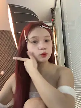 Snapshot of YY-27 chatting on 11.12.25 YY-27 online show from 11.12.25