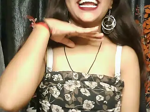 Snapshot of Sweey_Bebo chatting on 10.07.25 Sweey Bebo online show from 10.07.25