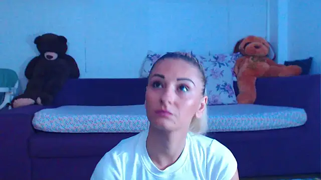 Snapshot of CassieSpell chatting on 10.02.25 CassieSpell online show from 10.02.25