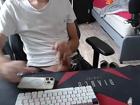 geil20CM2 online show from 09.20.25