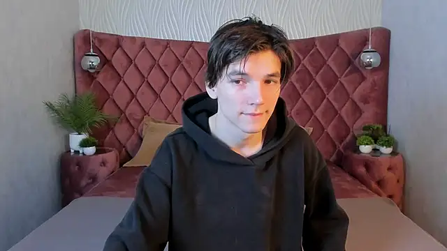 Snapshot of alfred_joness chatting on 11.14.25 alfred joness online show from 11.14.25