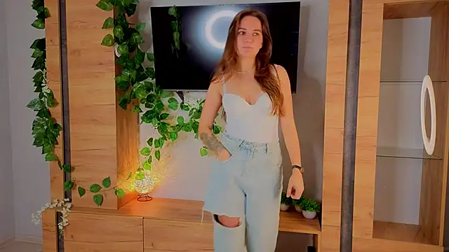 TiffanyBrooklin online show from 09.23.25