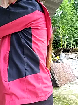 Snapshot of diamond-- chatting on 10.02.25 diamond-- online show from 10.02.25