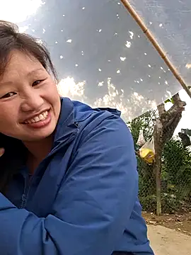 Snapshot of diamond-- chatting on 10.13.25 diamond-- online show from 10.13.25