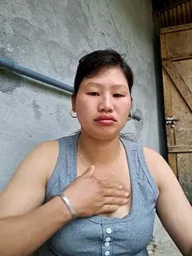 Snapshot of diamond-- chatting on 10.14.25 diamond-- online show from 10.14.25