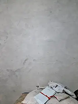 Snapshot of diamond-- chatting on 10.31.25 diamond-- online show from 10.31.25