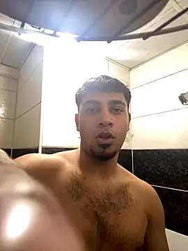 Snapshot of astoperaa chatting on 10.21.25 astoperaa online show from 10.21.25