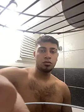 Snapshot of astoperaa chatting on 10.29.25 astoperaa online show from 10.29.25