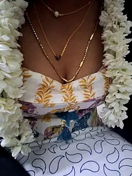 Snapshot of jasminetaml chatting on 10.04.25 jasminetaml online show from 10.04.25