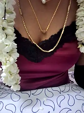 Snapshot of jasminetaml chatting on 10.10.25 jasminetaml online show from 10.10.25