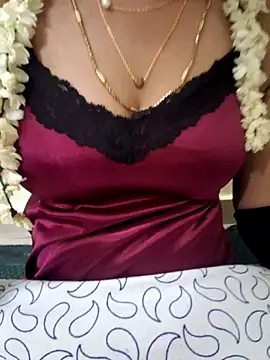 Snapshot of jasminetaml chatting on 10.11.25 jasminetaml online show from 10.11.25