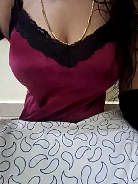 Snapshot of jasminetaml chatting on 10.23.25 jasminetaml online show from 10.23.25