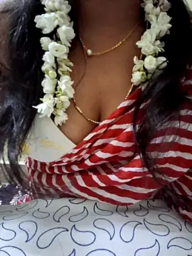 Snapshot of jasminetaml chatting on 10.28.25 jasminetaml online show from 10.28.25