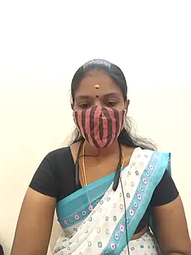 Snapshot of Tamil_Yalini12 chatting on 10.10.25 Tamil Yalini12 online show from 10.10.25