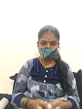 Snapshot of Tamil_Yalini12 chatting on 10.26.25 Tamil Yalini12 online show from 10.26.25