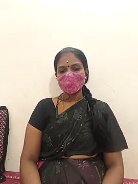 Snapshot of Tamil_Yalini12 chatting on 11.02.25 Tamil Yalini12 online show from 11.02.25