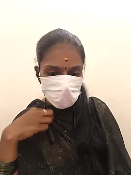 Snapshot of Tamil_Yalini12 chatting on 11.12.25 Tamil Yalini12 online show from 11.12.25