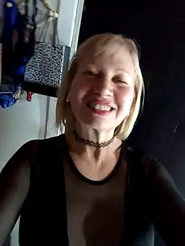 Snapshot of beautifulsexy69_2023 chatting on 09.23.25 beautifulsexy69 2023 online show from 09.23.25