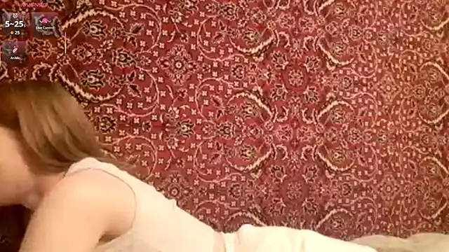 Snapshot of ivetabloom chatting on 10.02.25 ivetabloom online show from 10.02.25