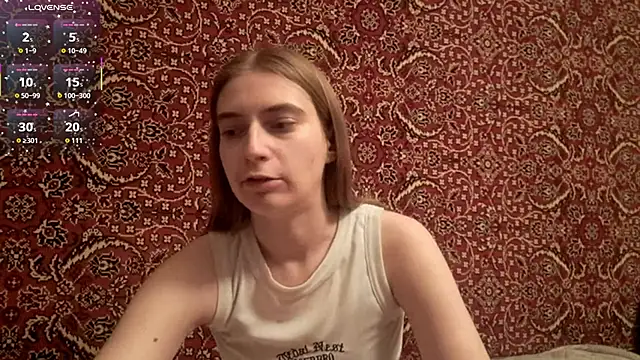 Snapshot of ivetabloom chatting on 10.23.25 ivetabloom online show from 10.23.25