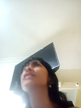 Snapshot of xoxo_milk chatting on 10.07.25 xoxo milk online show from 10.07.25