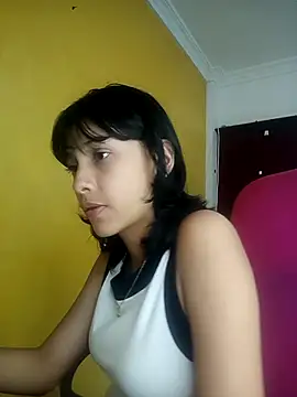 Snapshot of xoxo_milk chatting on 10.24.25 xoxo milk online show from 10.24.25